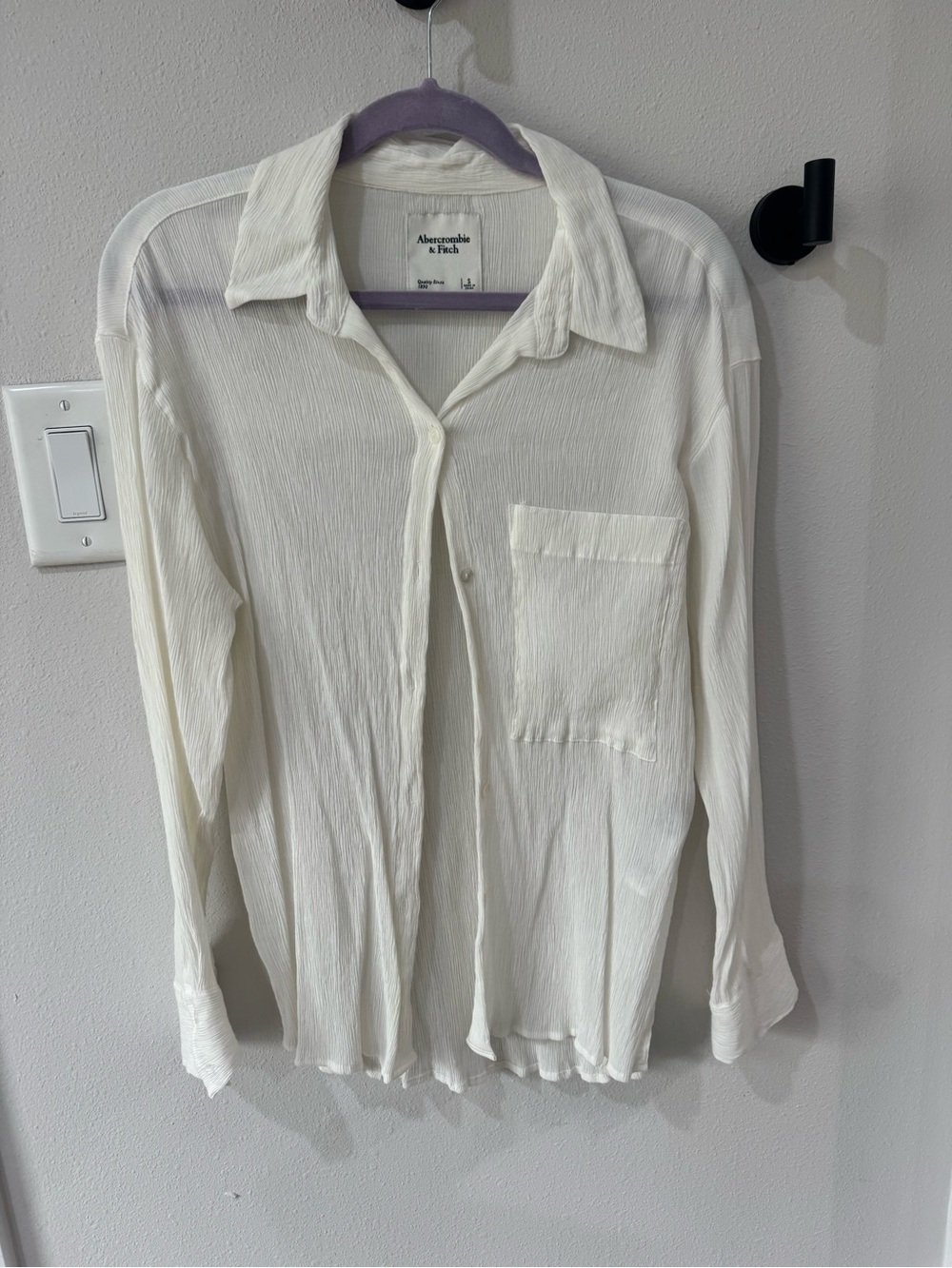 Abercrombie & Fitch Off-White Lightweight Button-Down Shirt